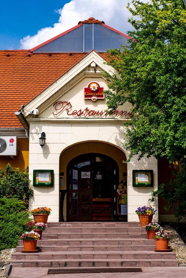 Gastland M0 Hotel & Conference Center Szigetszentmiklós Exterior foto